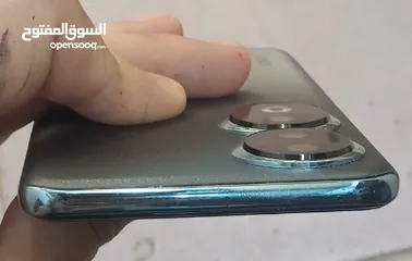  1 هاتف هونور 90 5G بحالة ممتازة استعمال خفيف معو كامل اغراضه وشاحنو الاصلي بنص ساعة بكون مفلل