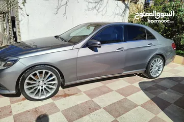  2 mercedes e200