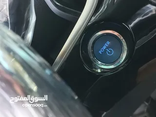  18 TOYOTA PRIUS HYBRID LIMITED 2022(تويوتا بريوس ليمتيد هايبرد 2022 )