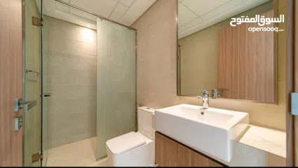  2 علي بعد دقائق من برج خليفه بتوفر شقه مؤنثه بالكامل تشطيب كامل بعرض سعر ممتاز بادر بالحجز ومعرفه التف