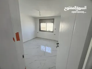  6 شقة مساحة 145 متر  بموقع مميز