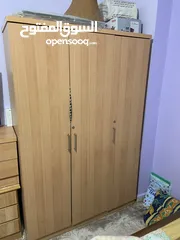  1 خزانة غرفة نوم