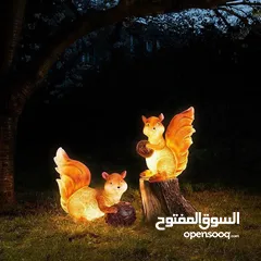  6 تمثال السنجاب  بالحجم الكبير يتوفر التمثال في وضعيتين مميزتين: سنجاب جالس بشكل لطيف