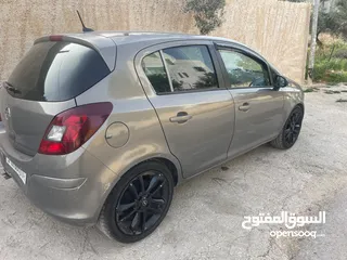  3 اوبل كورسا 2013 اوتوماتيك بحاله الوكاله ماشيه 95 الف كيلو