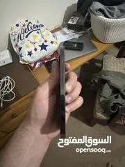  3 آيفون 13 برو بحالة وكاله مع شحن الأصلي مساحة 256 جيجا  بطارية 78٪؜ استعمال 3 سنين وارد كندي