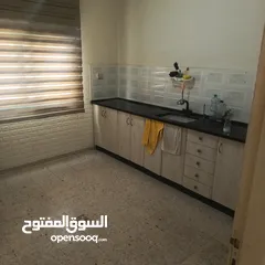  3 شقة للبيع موقع مميز