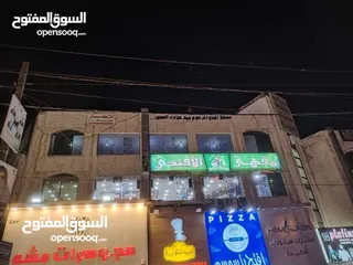  3 سطح مجمع تجاري  الطابق الأخير مع حق الاعتلاء للبيع مساحة 400 متر بمنطقة تجارية يصلح لعدة مهن مفروز