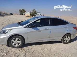  4 هيونداي اكسنت للبيع 4 غيار ديزل