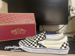 4 Brand New Vans Slip-On Shoes – Iconic Style & All-Day Comfort