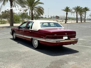  7 Buick Roadmaster 1993 (Red)