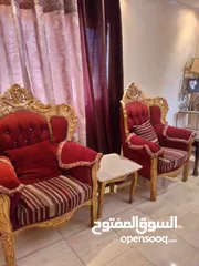  2 كنب سبع مقاعد مع طاوله وطربيزات