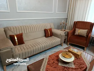  2 طقم كنبايات لغرفة معيشة او استقبال (شبه جديد)