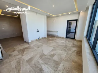  11 شقة فارغة للبيع في تلاع العلي - ref : 14647