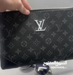  1 شنط رجالي ماستر