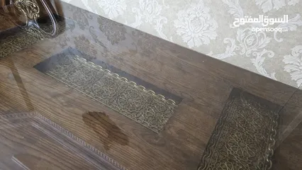  3 اعلان بيع طاولة سفرة مع 6 كراسي بحالة ممتازة، حفر يدوي خشب زان