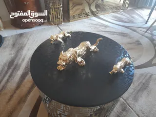  11 تحف وانتيكات ونحاسيات بسعر مغري من المالك