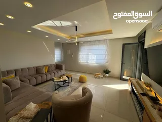  2 شقه طابقيه مساحه صافي 181 متر