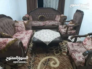  1 طقم كنب بحالة ممتازة