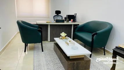  2 اثاث مكتب للبيع للبيع في سعر مميز كنب ومكتب وسجاد وحاسوب للبيع في سعر مميز الموقع الكرك