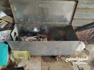 4 حوضين سمك مع قواعدهم