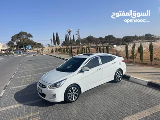  3 هونداي اكسنت 2017 مع فتحة سقف
