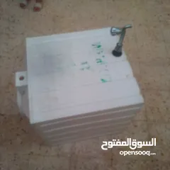  2 خزان 200لتر خارجي حوالي عشر قوارير نظيف
