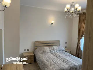  5 150م للايجار بكمبوند فيلدج جيت اول سكن مكيفة بالكامل موقع مميز