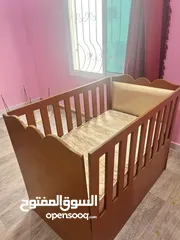  1 سرير نوم أطفال مستعمل