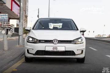  2 2020 Volkswagen e-Golf
