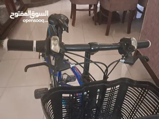  3 بسكليت هوائي   عدوا عده غيارات والموديل 2024 ما هو سعره 120 دينار بس انا انه مستعمل خليته 60