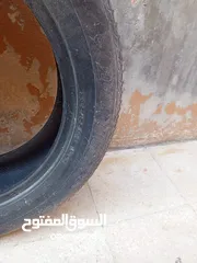  1 كوشوك عدد 2 دانلب قياس 235/55R18 كثر من نص عمر