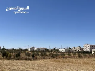  4 ارض للبيع او للمشاركة في استثمارها