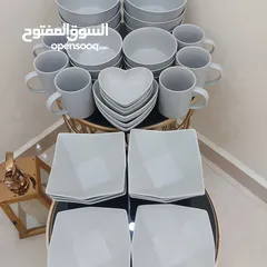  4 طقم صحون وزبادي وكاسات
