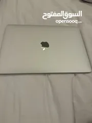  1 MacBook Pro 13’ i5 (2019)