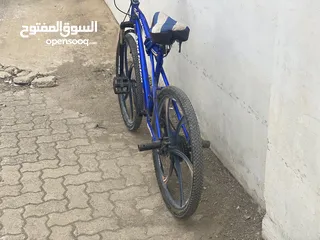  2 دراجة هوائية زرقاء
