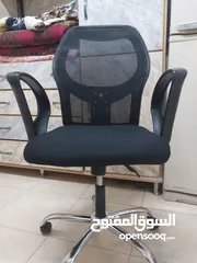  1 كرسي مكتب بحاله الوكاله.