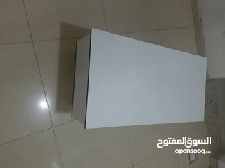  2 طاولت تلفزيون مستعمله
