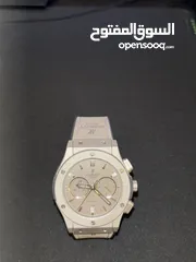  5 ساعة Hublot اللون رمادي شبة جديد