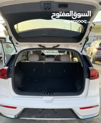  17 Kia Niro 2018 hybrid Practical and Economical car