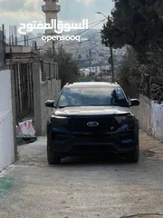  2 Ford explorer st