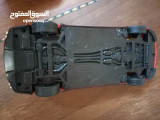  28 مجسم سيارة معدن( فورد)