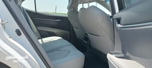 8 Toyota Camry SE 2018