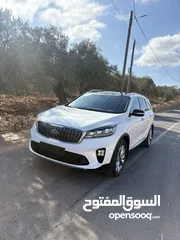  4 كيا سورينتو 2017 فل الفل 4/4 لون ابيض لؤلؤ داخيله لون عسلي