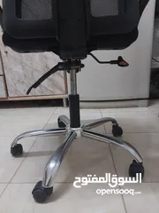  4 كرسي مكتب بحاله الوكاله.