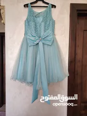  3 فساتين وثوب للبيع بسعر رمزي