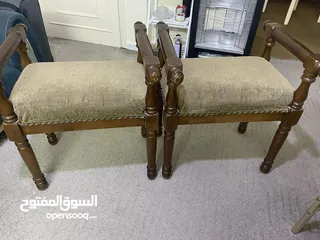  2 طاولة سفره 6 كراسي مع كرسيين تواليت