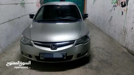  2 هوندا سفيك للبيع دهان جديد لا يوجد قص طولي ولا خلفي للتواصل على الواتس اب او الرقم