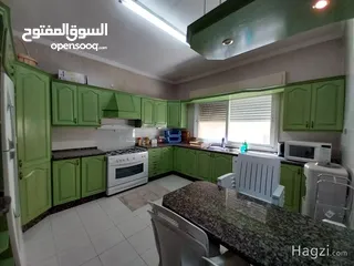  5 شقة مفروشة للإيجار 200م2 ( Property 17831 ) سنوي فقط