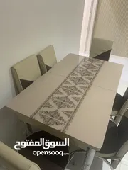  2 طاولات شبه جديده للبيع