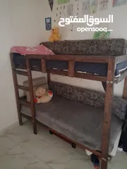  1 سرير اطفال طابقين